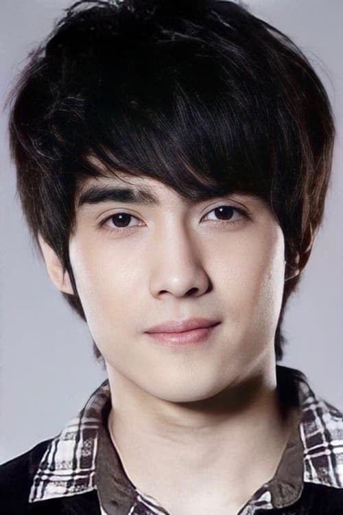 Steven Isarapong Foorer